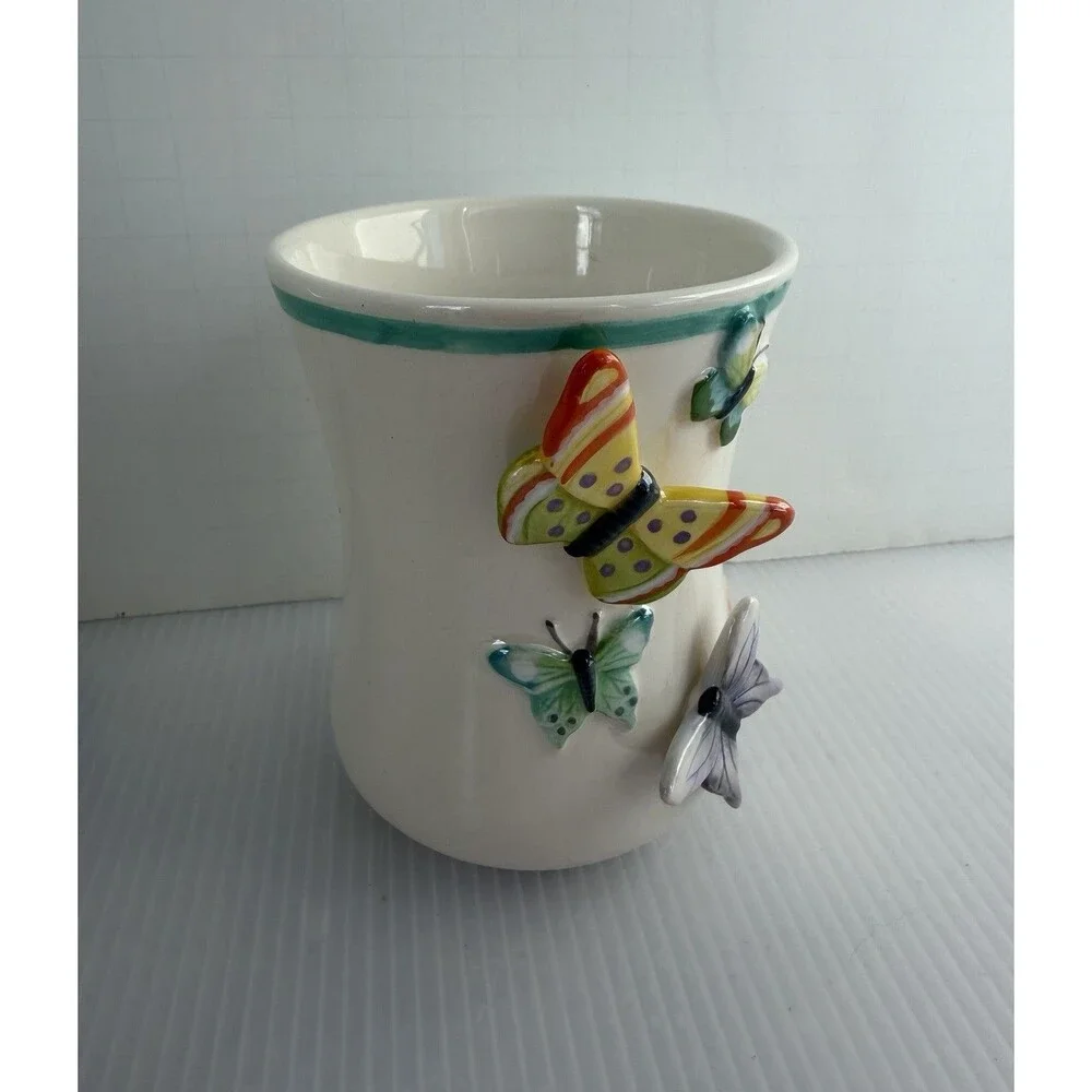 Allure 3D Butterfly Cup Vase Holder Y2K Bathroom Decor Cottage Core Shabby Chic